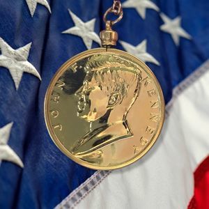 Vintage JFK Framed Gold Plated Bronze Commemorative1961 Innagural Coin